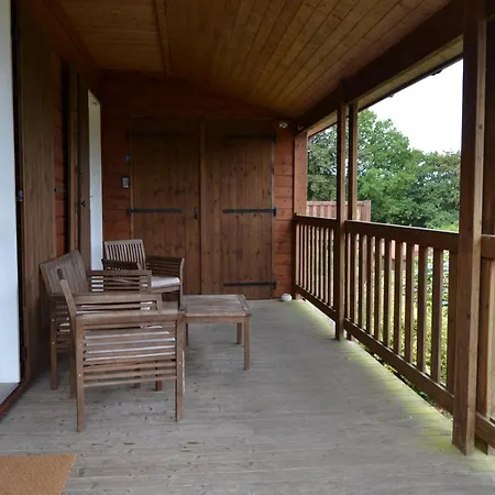 בקתה Beautiful View 3 Bedroom Chalet. *