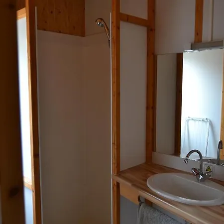 בקתה Beautiful View 3 Bedroom Chalet. *