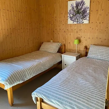 Beautiful View 3 Bedroom Chalet. בקתה