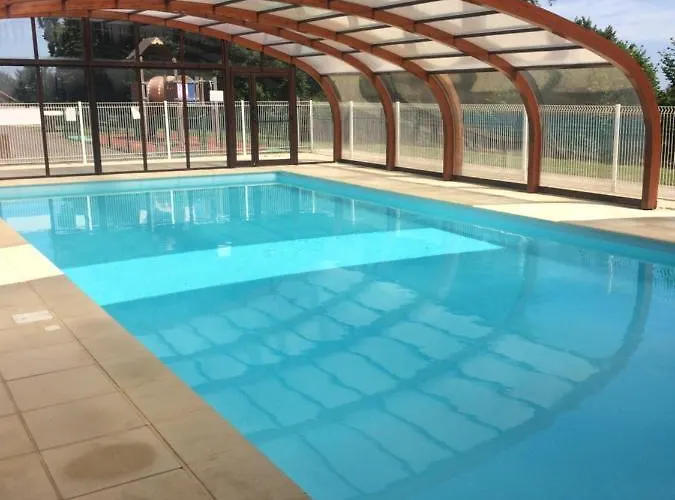 Chalet Beautiful View 3 Bedroom Chalet. Saint-Manvieu-Bocage