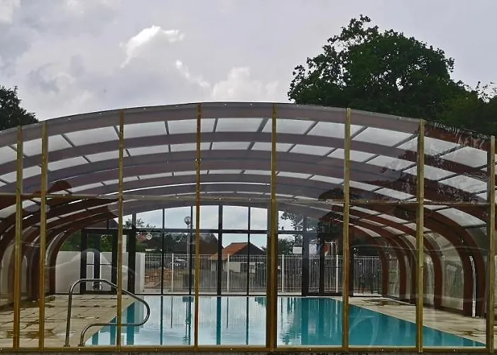 Chalet Beautiful View 3 Bedroom Chalet. Saint-Manvieu-Bocage